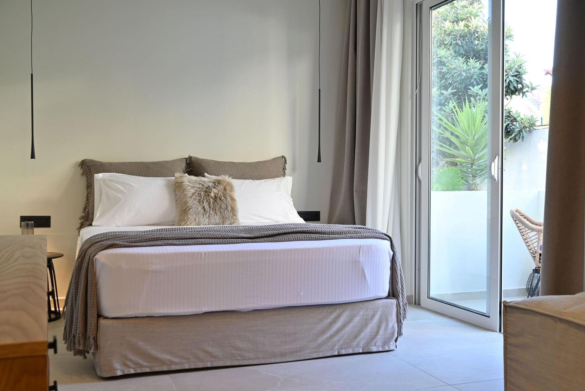 Rhotheon Suites In Ialysos  Esterno foto