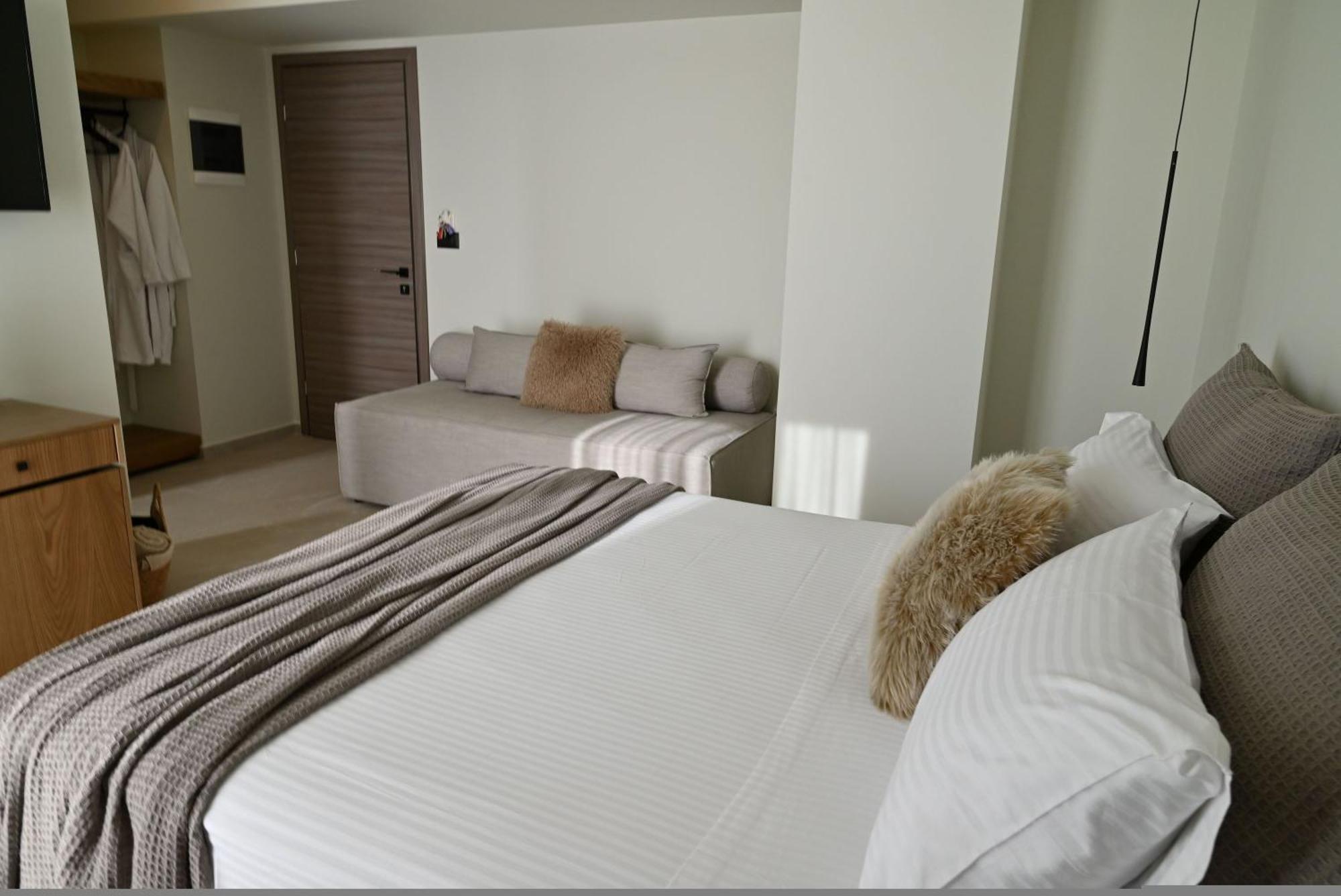 Rhotheon Suites In Ialysos  Esterno foto