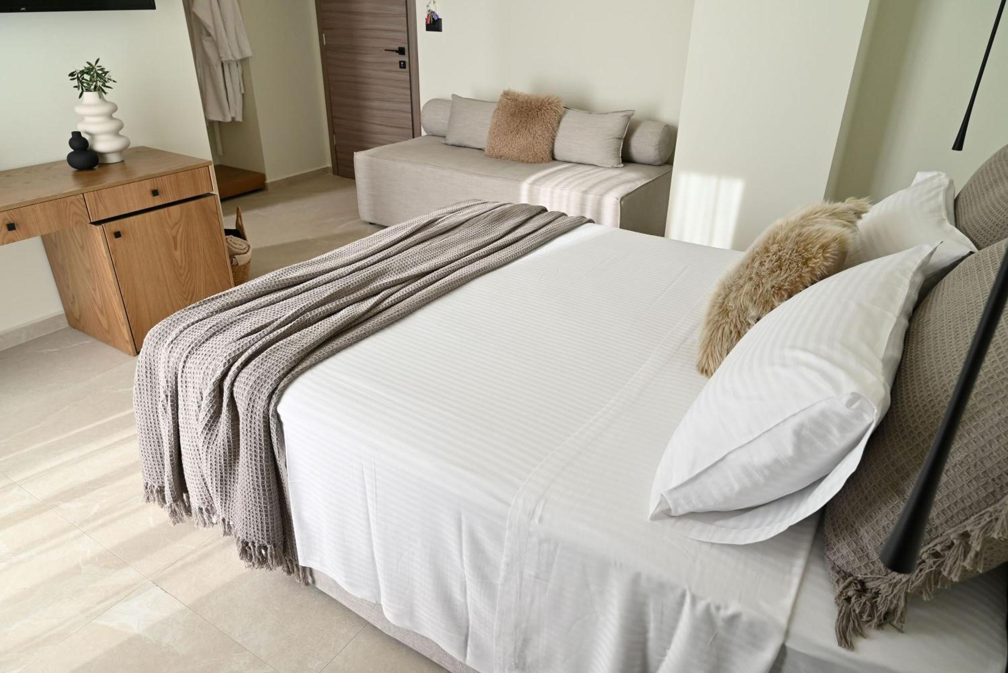 Rhotheon Suites In Ialysos  Esterno foto